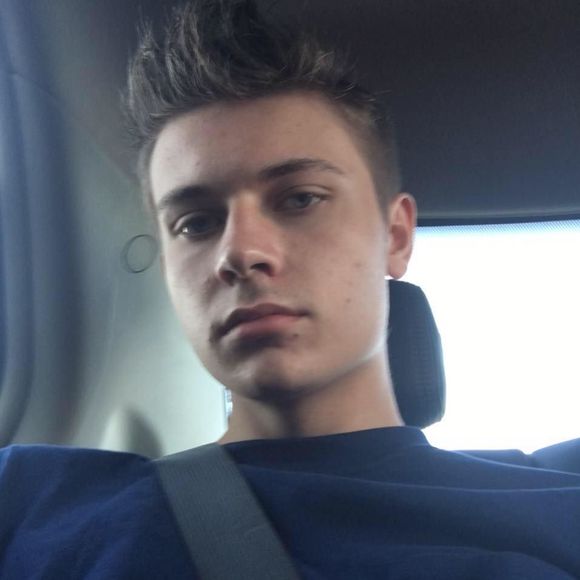 Meet your Posher, Hunter - Picture 1 of 1